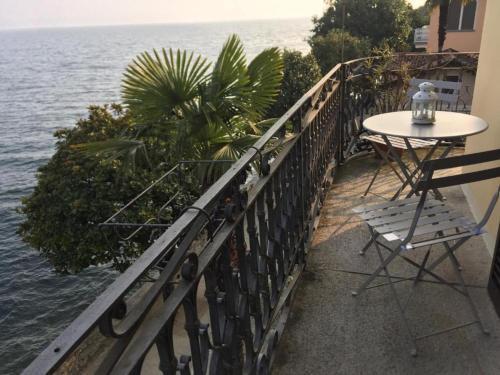 Hotel Il Cortile Cannero Riviera Exterior foto